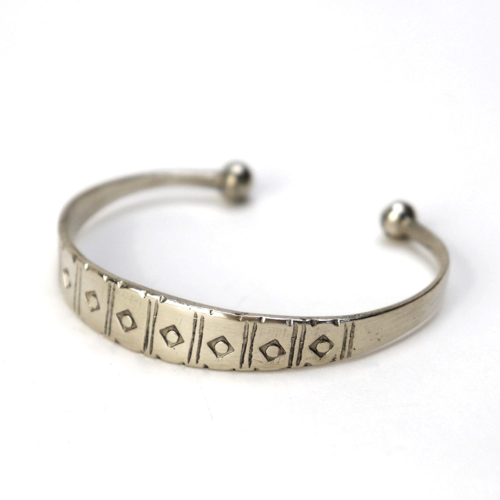 トゥアレグニッケルブレス 06