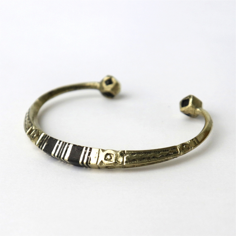 トゥアレグニッケルブレス　03