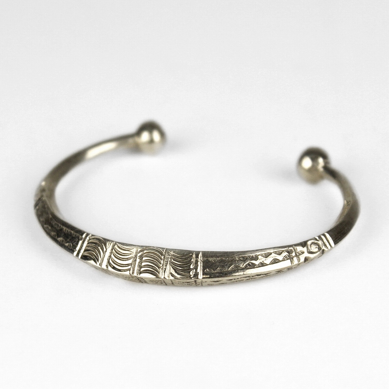 トゥアレグニッケルブレス 12