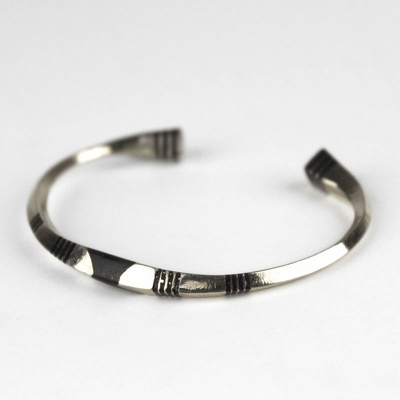 トゥアレグニッケルブレス 13