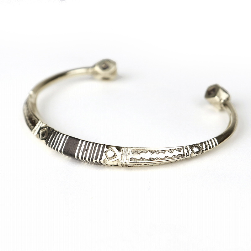 トゥアレグニッケルブレス 14