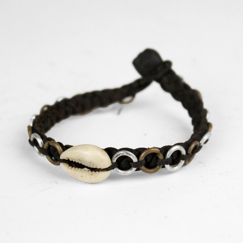 ウォダベ(ボロロ)女性用革バングル