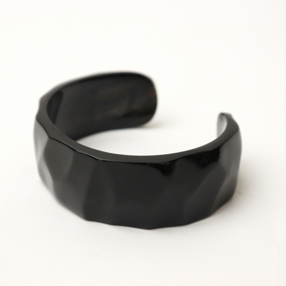 牛角ブレスレット 線入り 2.5cm