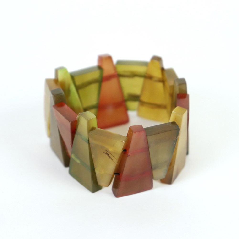 牛角バングル 三角形 カラー