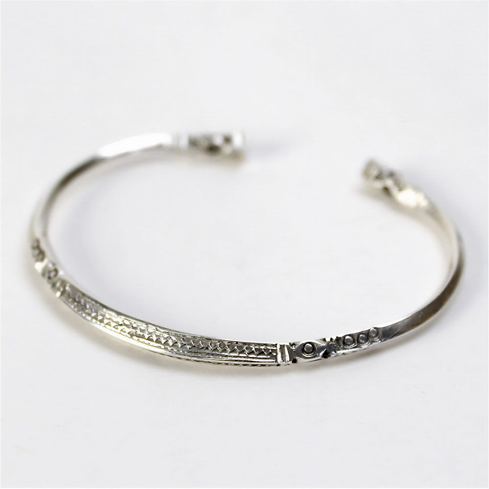 トゥアレグシルバーバングル 細