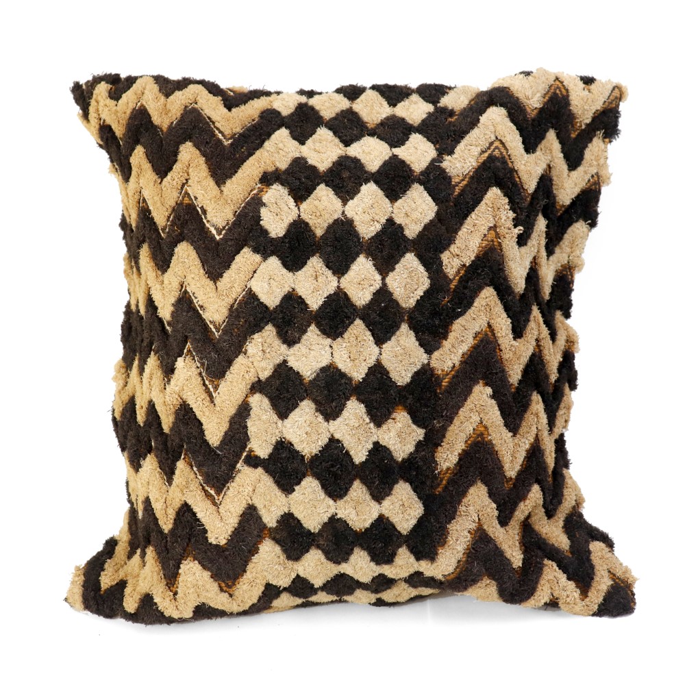 クバ布クッションカバー1 ビロード