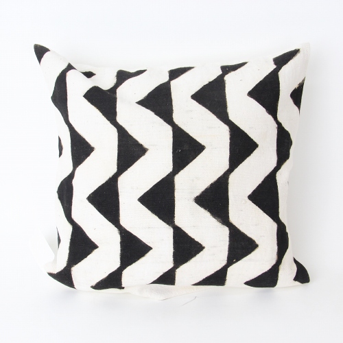 泥染クッションカバー35x35triangle黒白