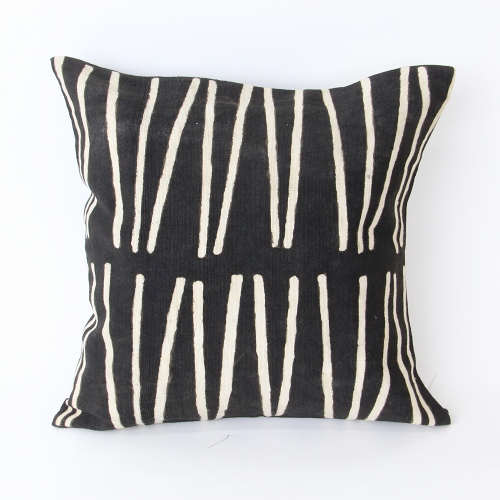 泥染クッションカバー35x35 ligne vertical黒白