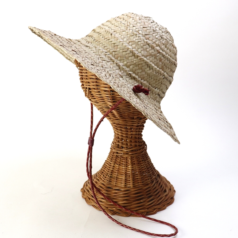 アガデス編み帽子　ひも付き ナチュラルx赤茶革