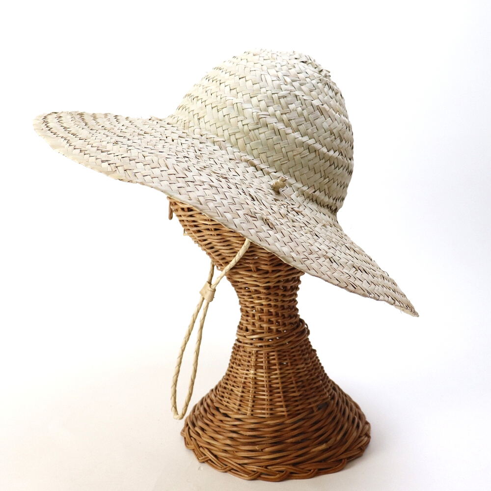 アガデス編み帽子　ひも付き ナチュラルx生成革