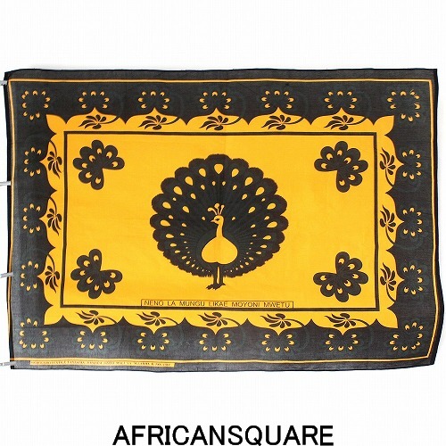 カンガ タンザニア製 中 NENO LA MUNGU LIKAE MOYONI MWETU 孔雀 黄