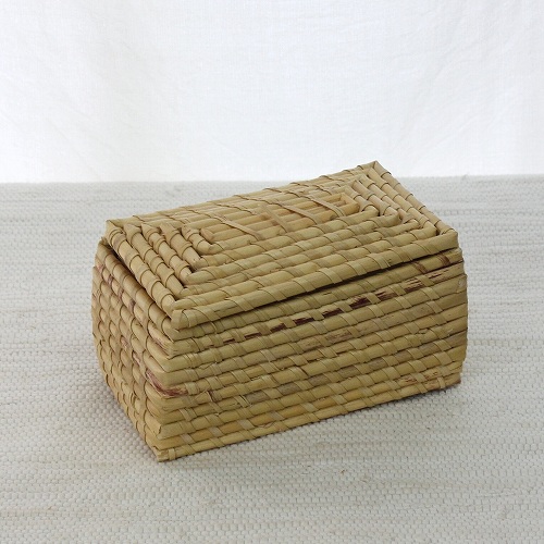 ブルキナストローバスケット 蓋付き 四角 小