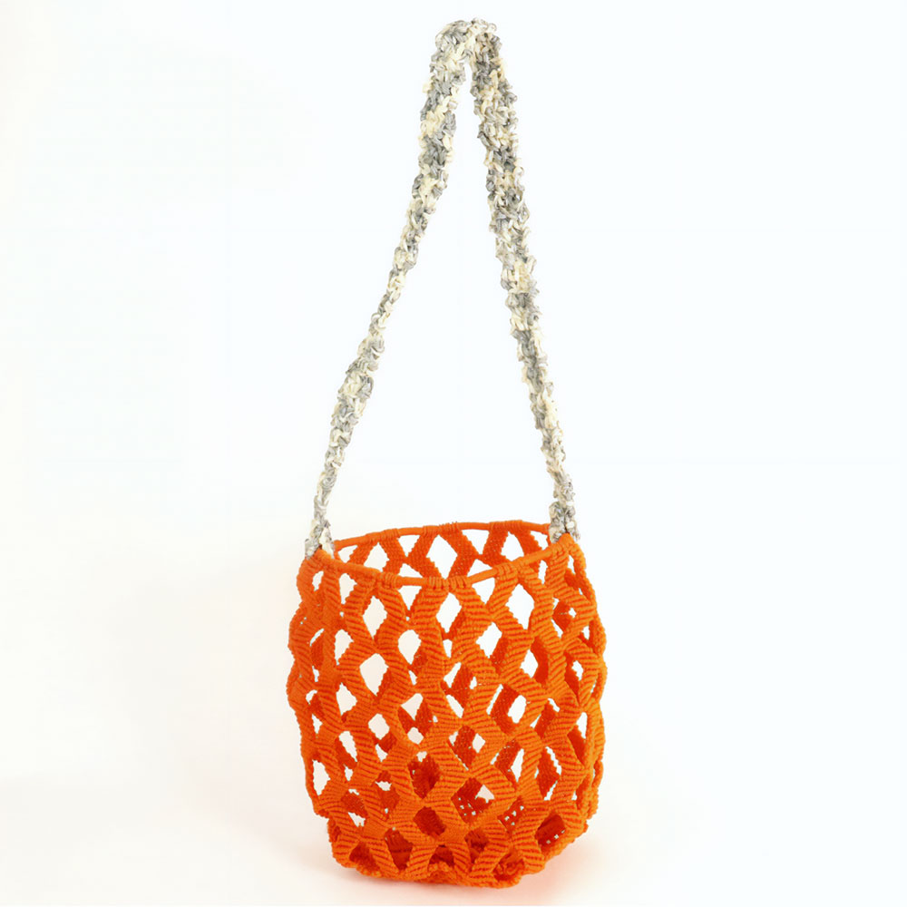ナイロンマクラメ編みバッグ ジグザグ縦長 ケニアサイザルビニールショルダー オレンジ 22SS一点 @12000→9600