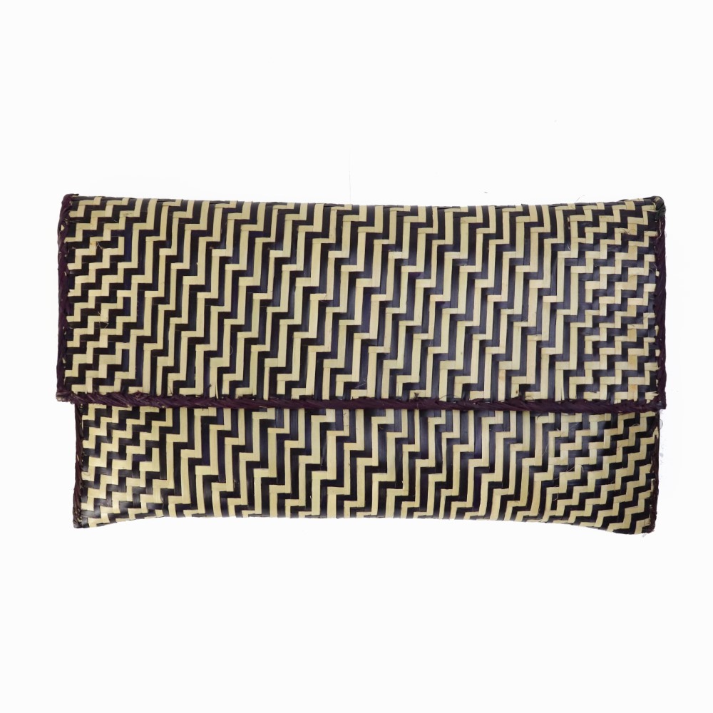 チヒポーチ モノトーン 階段