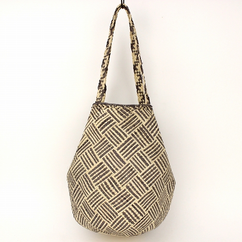 ラフィアトレッセバッグ 柄 横ボタン グレー