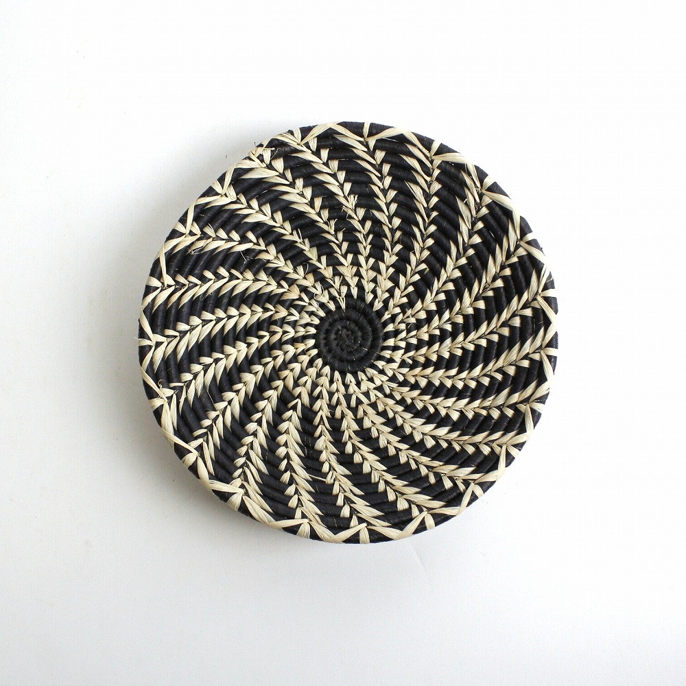 ラフィア皿かご ラテアート柄 黒NAT 小 24SS一点物 @3200→2560