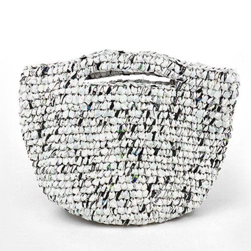 アップサイクルプラスチックかぎ編みバッグ9インチ 続きハンドル マルチホワイト