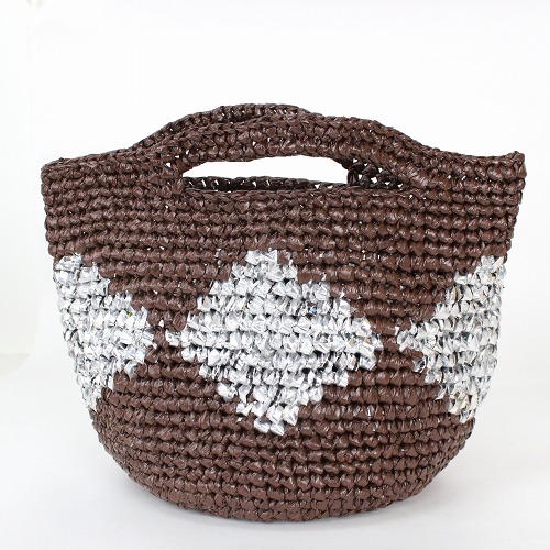 【SALE】プラスチックかぎ編みバッグ9インチ ダイヤ 焦げ茶xシルバー @4500→2700