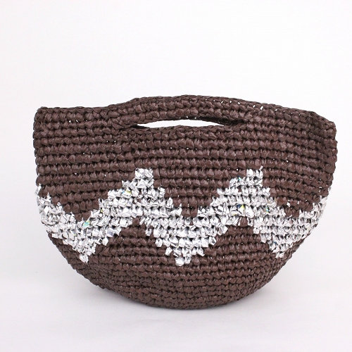 プラスチックかぎ編みバッグ9インチ ジグザグ 焦げ茶xシルバー