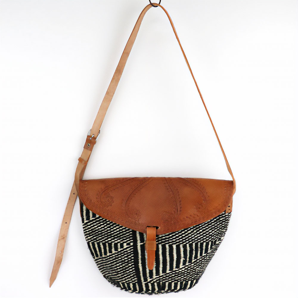 アクリルxサイザルバッグ 中 革フラップ 黒