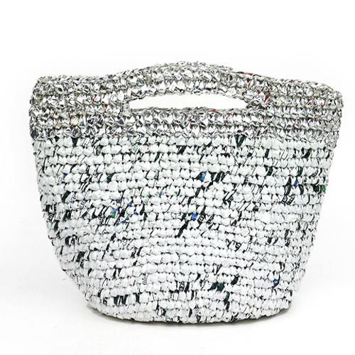 プラスチックかぎ編みバッグ丸底0x14 リム シルバーx白