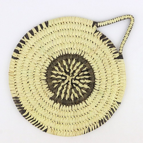 トゥルカナバスケット 鍋敷き 吊り輪付 柄