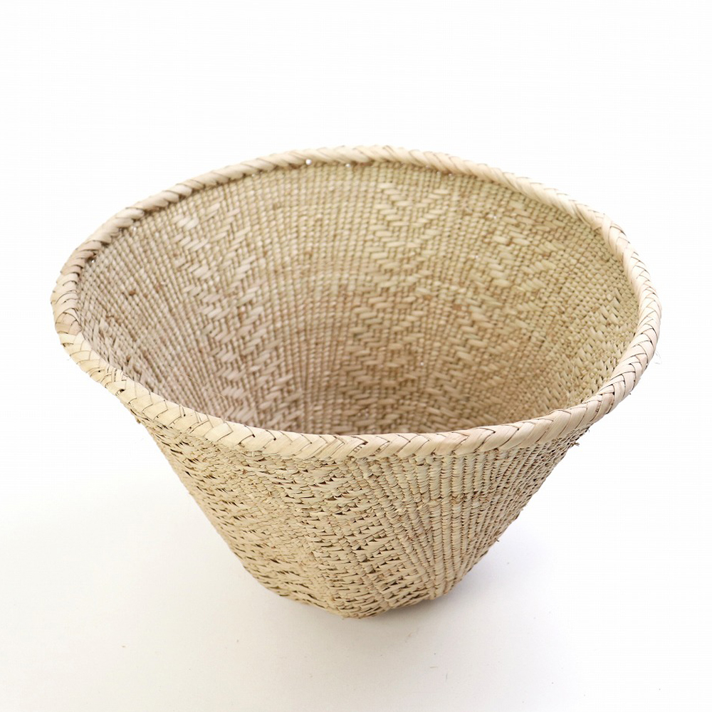 トンガビンガ Vシェイプかご 30-39.9CM　_25051 ナチュラル 一点物