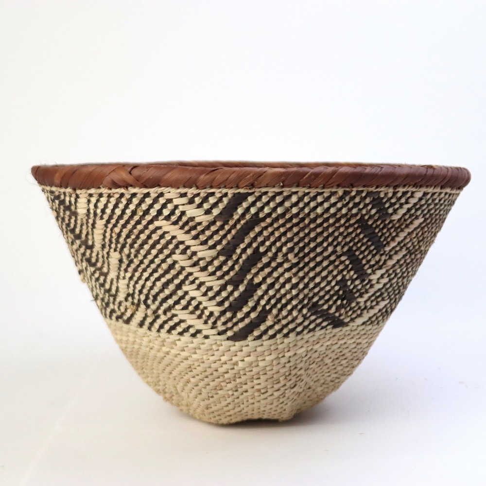 トンガビンガ Vシェイプかご 30-39.9CM 2513 一点物