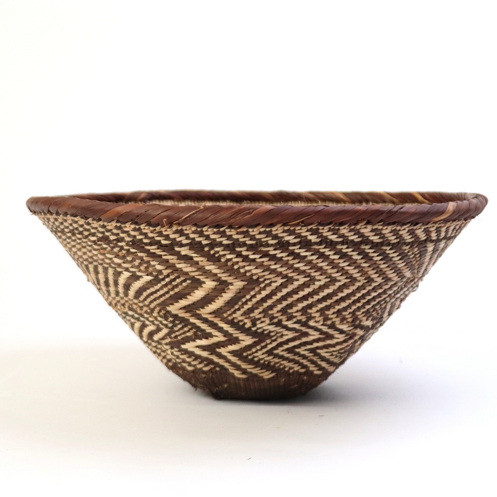 トンガビンガ Vシェイプかご 30-39.9CM 2514 一点物