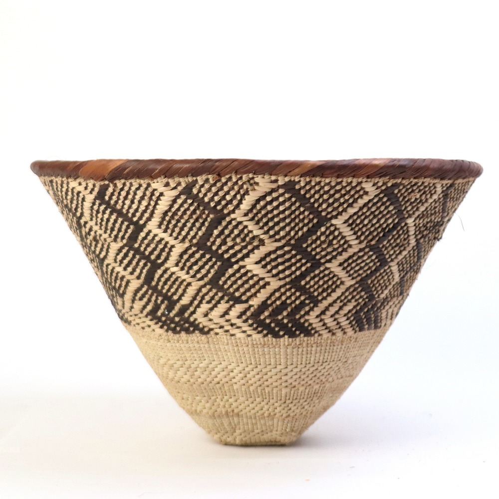 トンガビンガ Vシェイプかご 30-39.9CM 2516 一点物