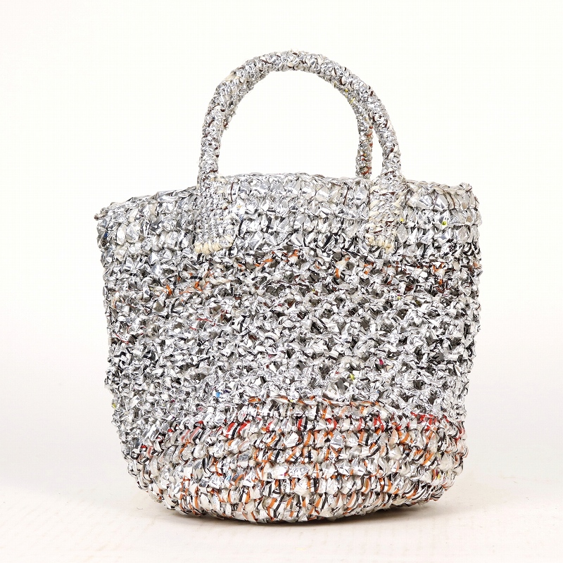 アップサイクルプラかぎ編みバッグ共手8x9 透かし シルバー