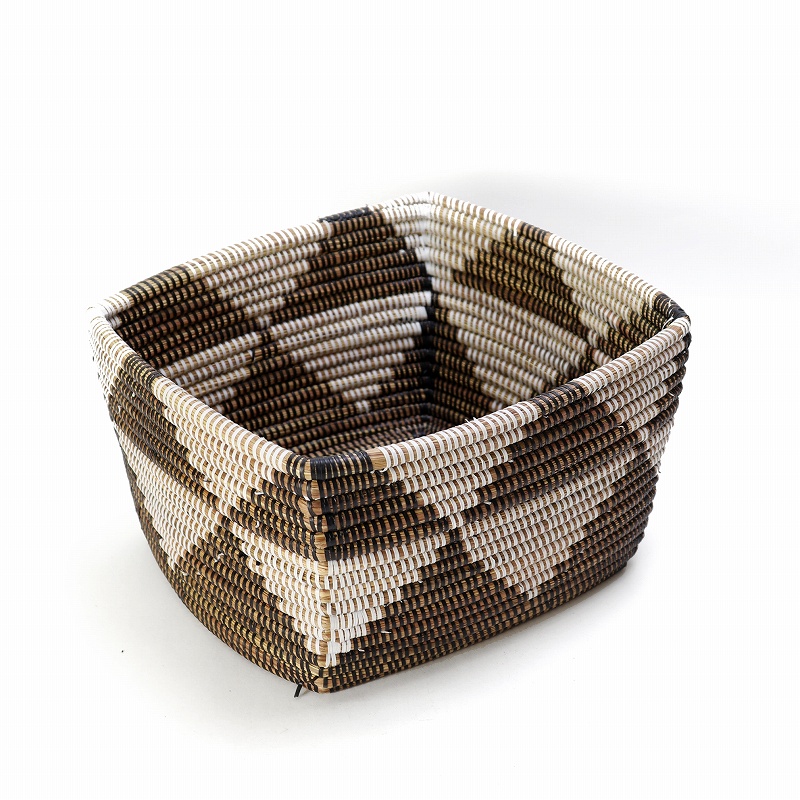 セネガルカゴ 四角 三角段々柄 小 白黒