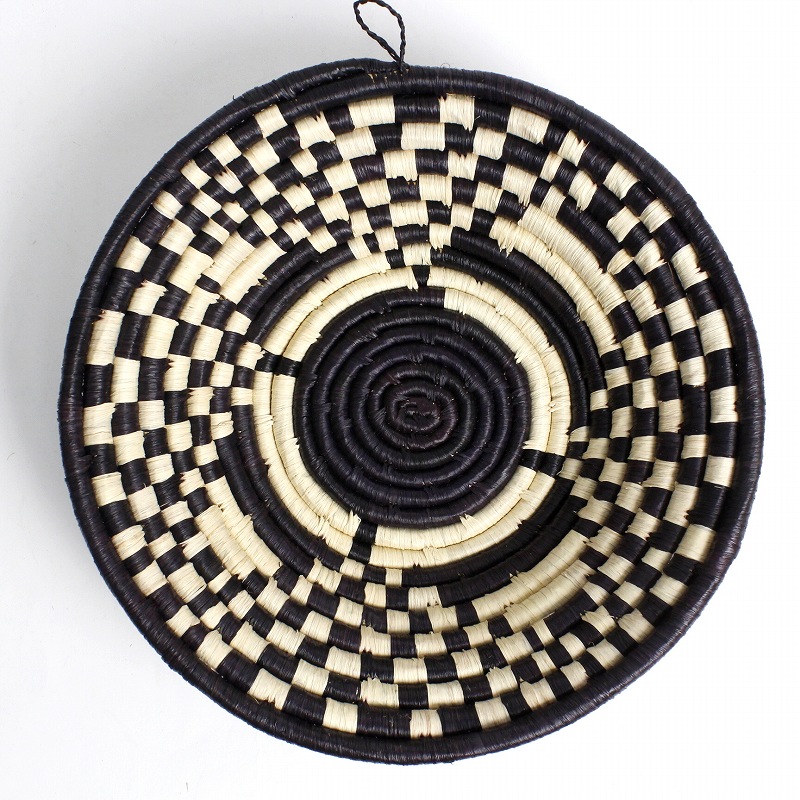 ウガンダバスケット 径25 白黒1