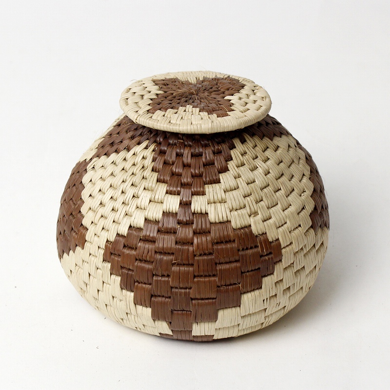 ボツワナバスケット 蓋付かご 中  一点物10