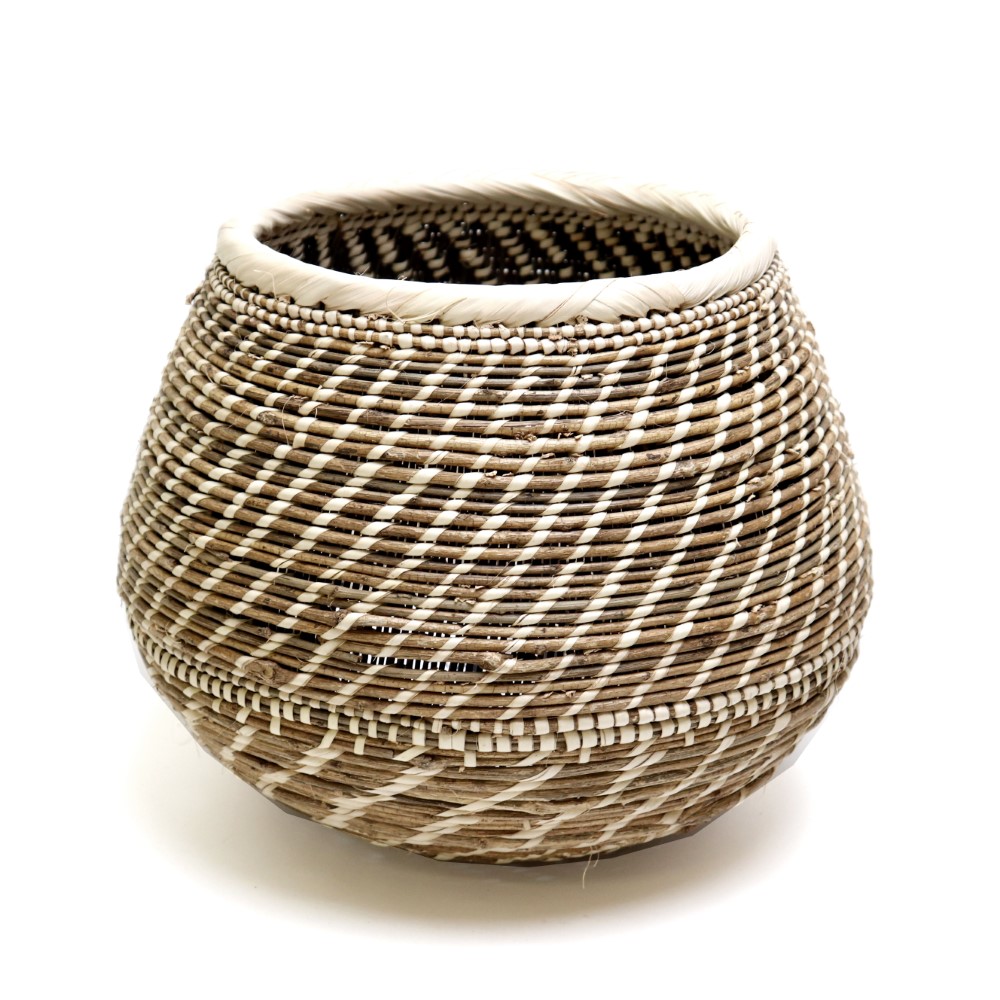 ムニュムブエ ノンゴ丸バスケット