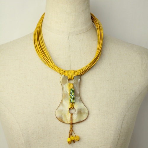 牛角多重革ひもネックレス G黄 一点物