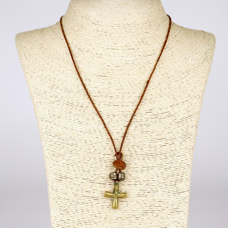 真鍮小クロス革ひもネックレス