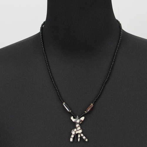 ラクダ骨マサイ黒ビーズネックレス キリン