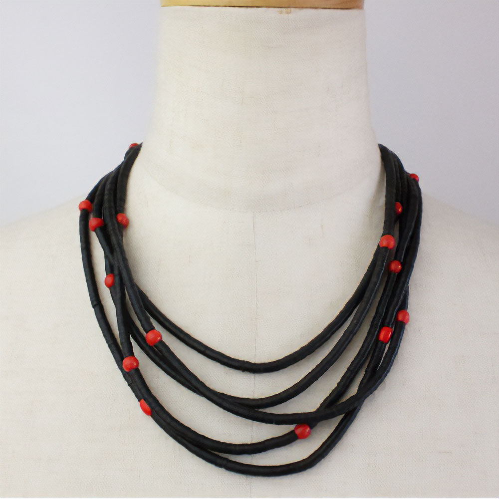 プラココナッツ5連ネックレス 一点物