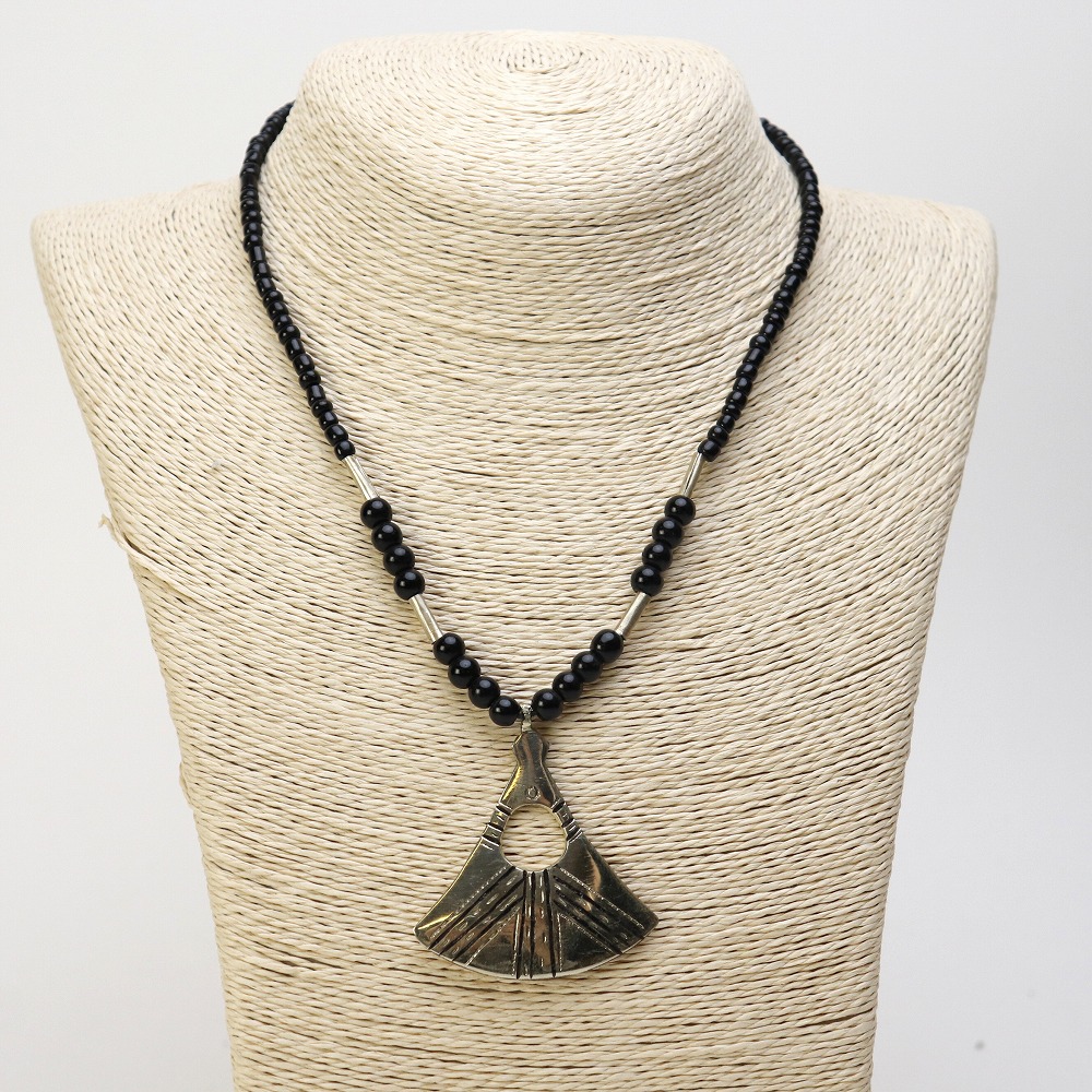 真鍮三角ネックレス 中