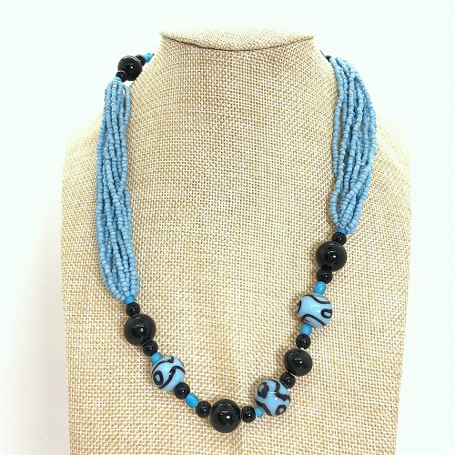 青ガラスビーズネックレス