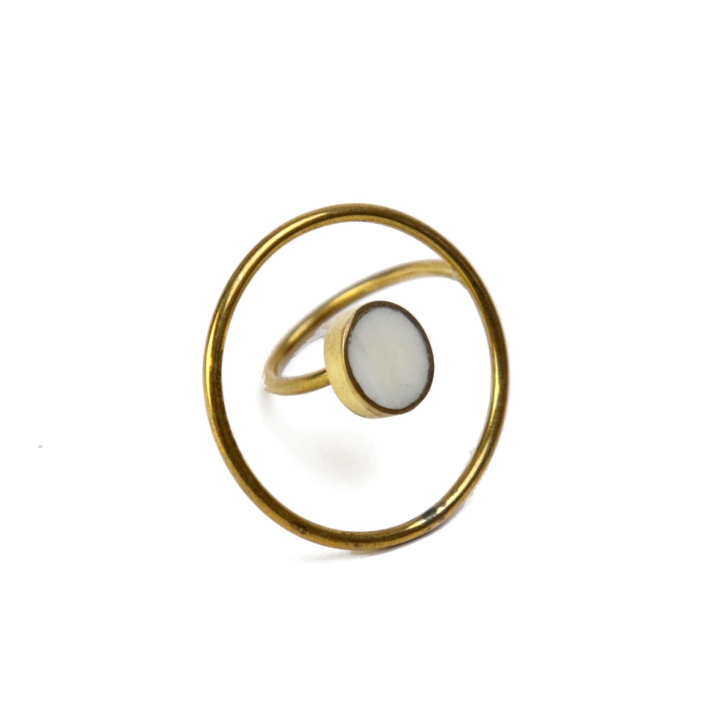 ケニア真鍮牛骨リング 白