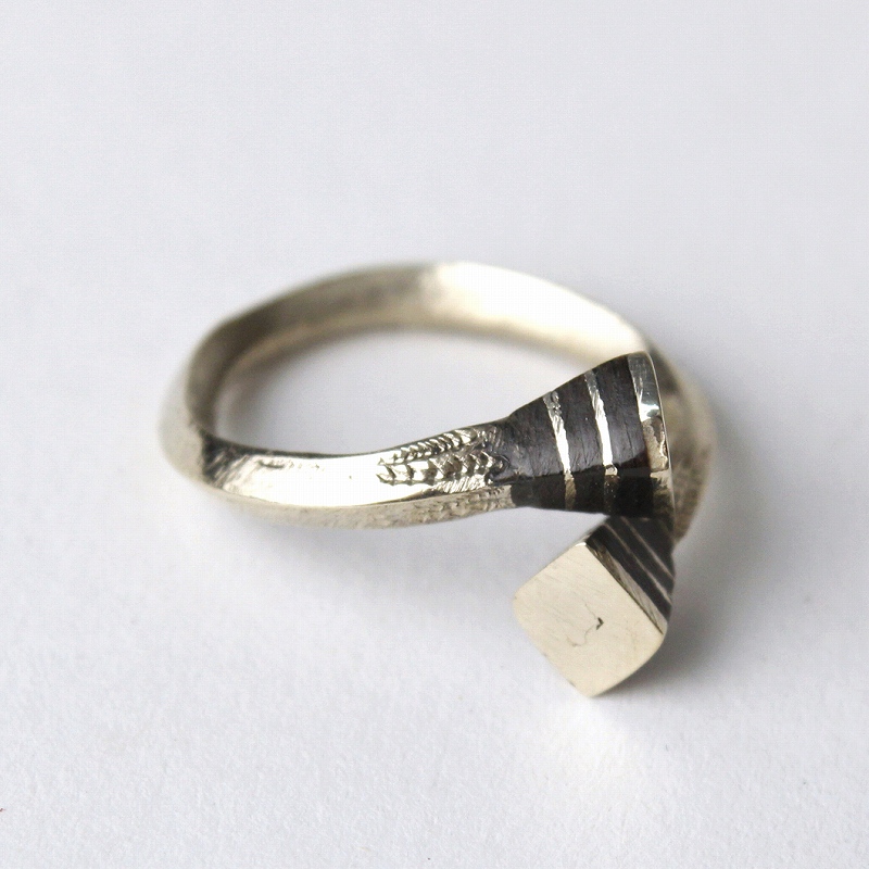 トゥアレグバッテンニッケル指輪