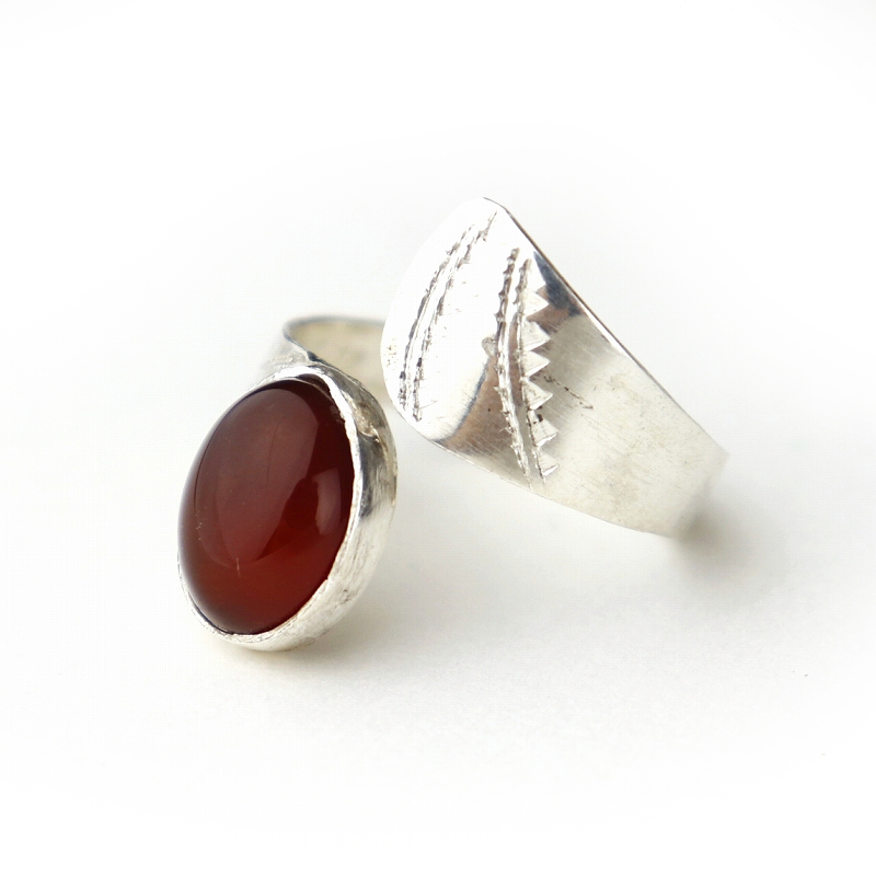 トゥアレグシルバーガラス指輪 赤