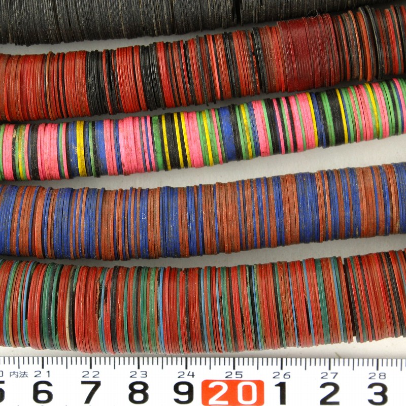 プラスチックココナツビーズ(レコード盤ビーズ)　径1.2-2.0CM