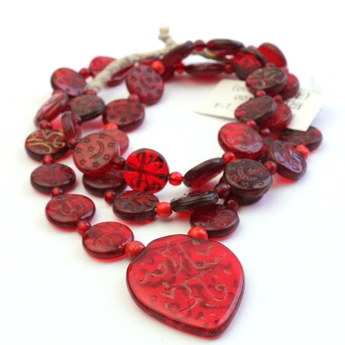 モロッコ赤ビーズ連古　メッカ巡礼ビーズ