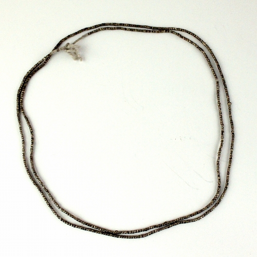 極小金属ビーズ 連 黒