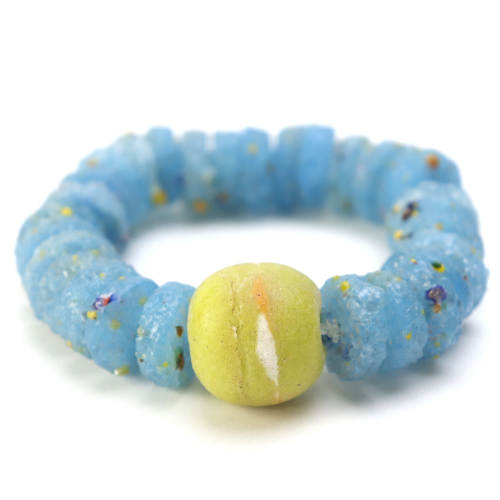 ガーナガラスビーズ アンクレット 水色黄