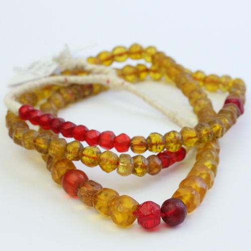 黄色透明角切ビーズ