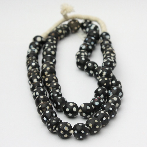 黒点ビーズ(GITEBOUGOUJE) 一点物